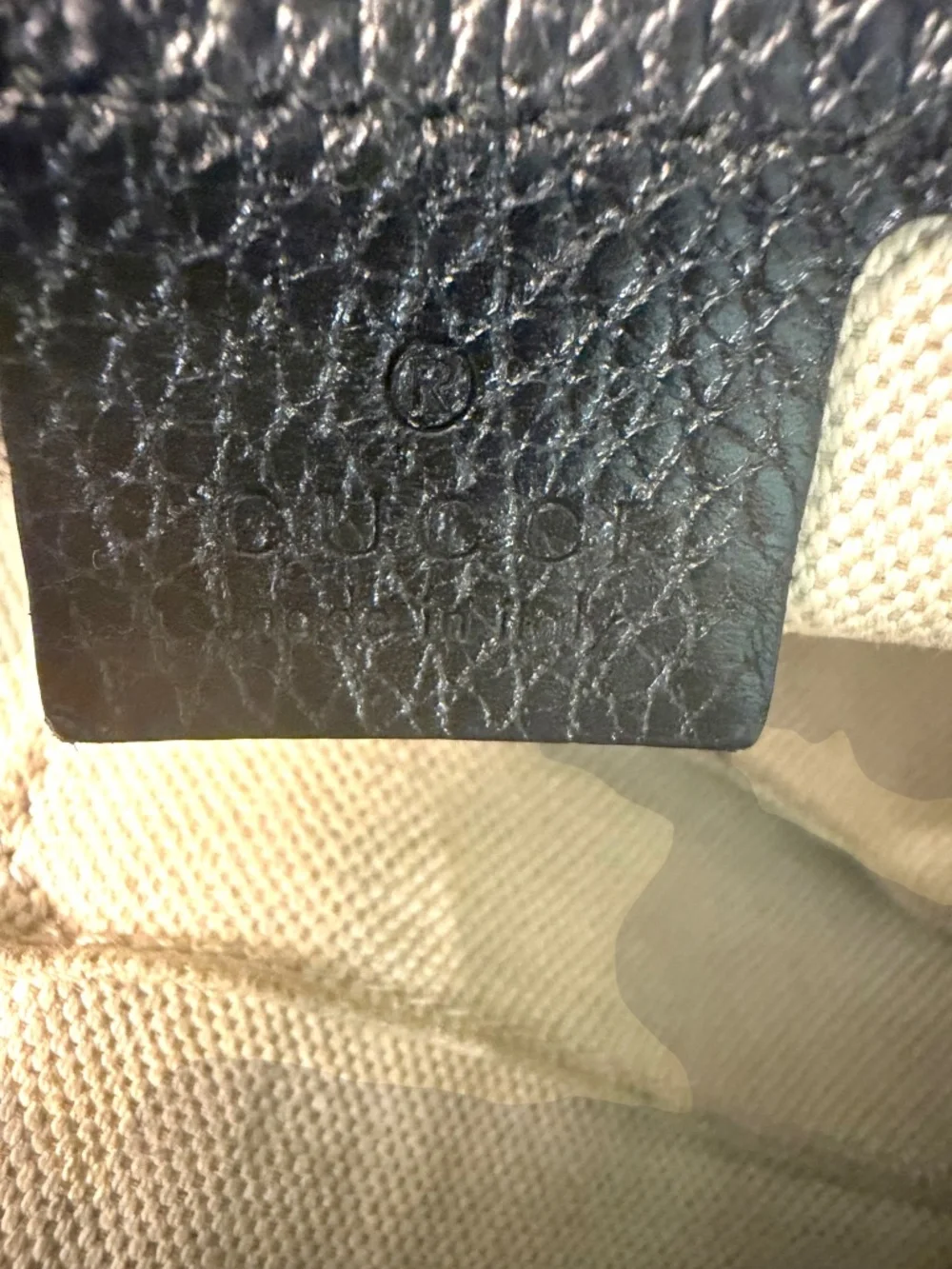 Gucci black pebbled